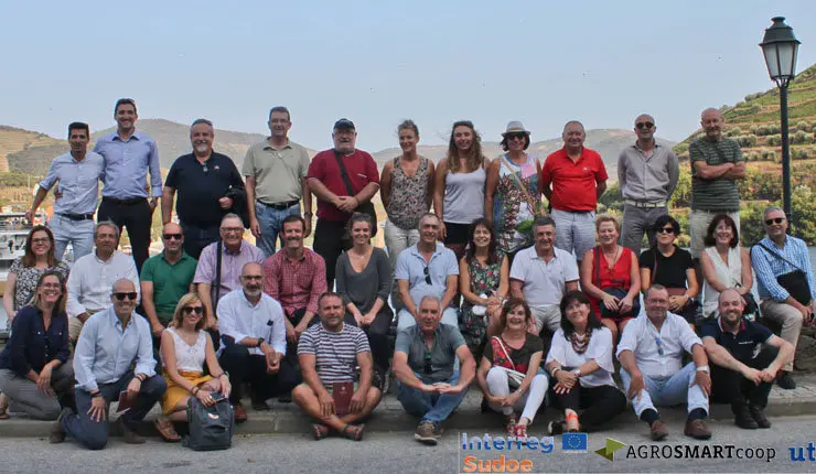 Asistentes a la reuni&oacute;n transnacional de coordinaci&oacute;n del proyecto AGROSMARTcoop en AgroSemana Portugal.