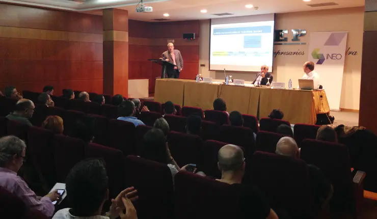 Asistentes al taller para la digitalizaci&oacute;n Industria 4.0 organizado por INEO en Vigo.