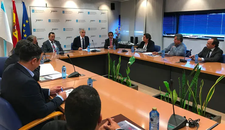 Francisco Conde reunido con la delegaci&oacute;n colombiana.