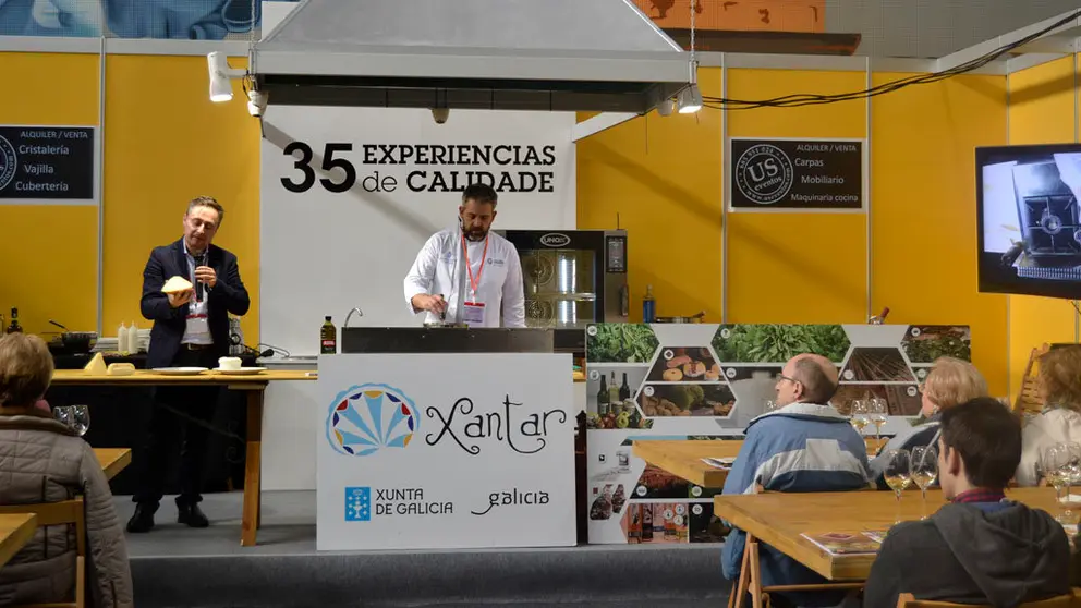 Un showcooking en una de las tres aulas gastron&oacute;micas con las que cuenta Xantar 2019.