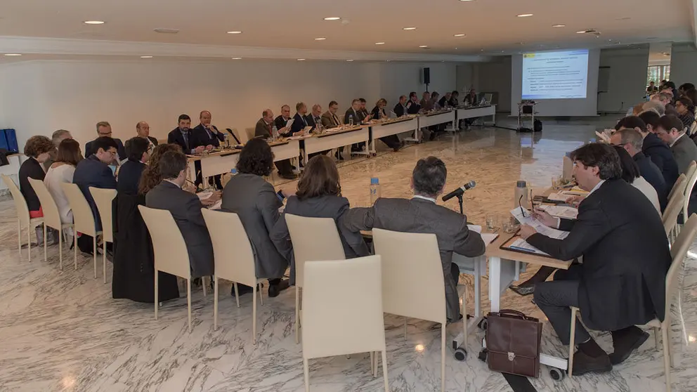 Reuni&oacute;n de la presidenta de Puertos del Estado con los representantes de las 28 autoridades portuarias./A.VERA.