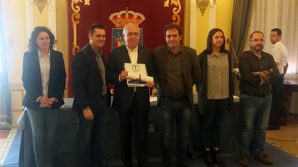 Entrega del distintivo Compromiso de Calidad Tur&iacute;stica a empresas ferrolanas.