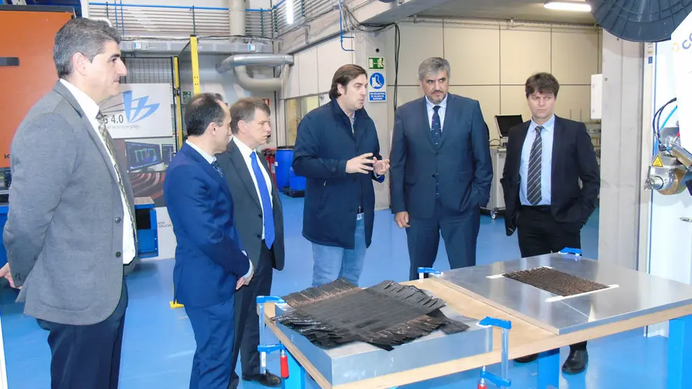 El director de Navantia R&iacute;a de Ferrol, Jorge Filgueira, visit&oacute; las instalaciones y laboratorios de Aimen Centro Tecnol&oacute;gico.