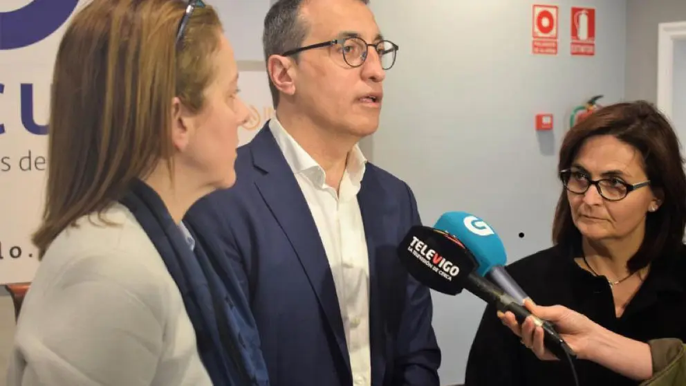 Elena Gonz&aacute;lez, CEO de Intera, Jos&eacute; &Aacute;ngel Lorenzo, gerente del Cl&uacute;ster de Granito y Dolores Cortina, responsable del LAR y asesora cient&iacute;fica de Intera.