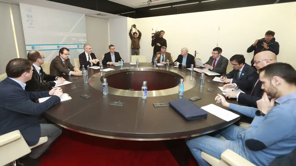Reuni&oacute;n del conselleiro de Econom&iacute;a con representantes de empresas electrointensivas de Galicia.