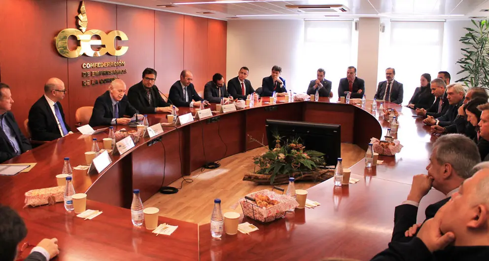 Encuentro de trabajo con el embajador turco en la sede de la CEC, en A Coru&ntilde;a.