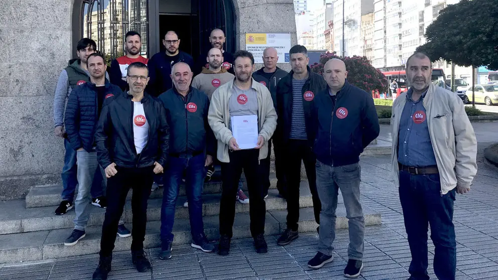 A CIG fixo entrega na Coru&ntilde;a das alegaci&oacute;ns proxecto de estatuto de consumidores electrointensivos./CIG.