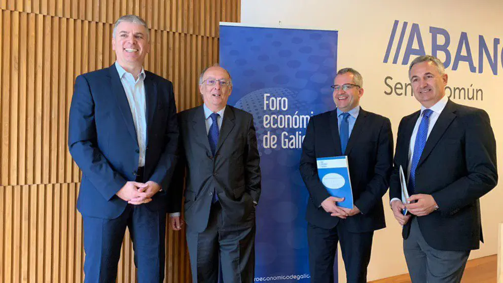 Santiago Lago, Fernando Gonz&aacute;lez Laxe, Patricio S&aacute;nchez y Jos&eacute; Francisco Armesto presentaron en Santiago los datos del I Informe de coyuntura de 2019.