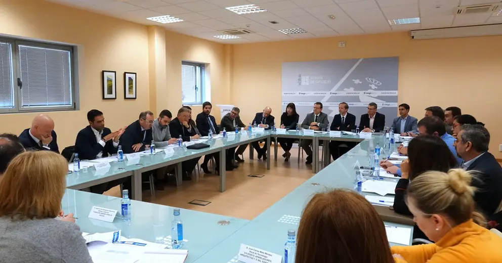 Representantes de una veintena de entidades participaron en la reuni&oacute;n del comit&eacute; organizador de Enerx&eacute;tika.