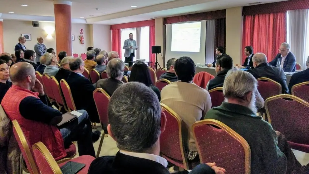 Asistentes a la Junta General del ICOIIG, celebrada en Ferrol.