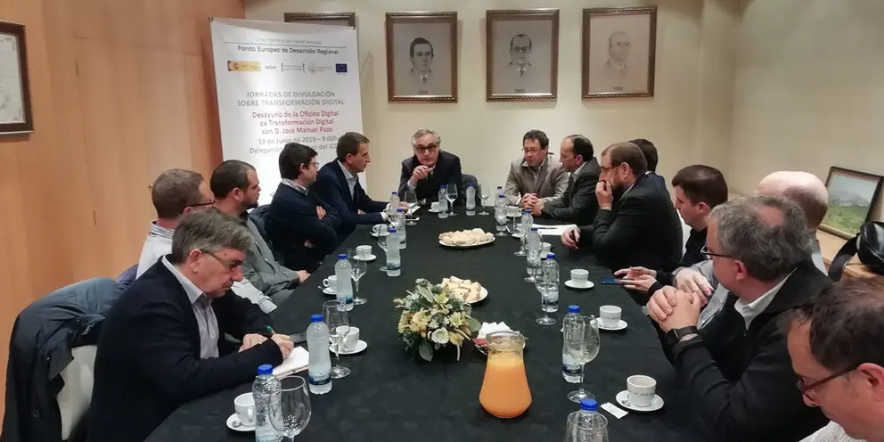 Desayuno sobre la digitalizaci&oacute;n del sector e&oacute;lico en la delegaci&oacute;n de Santiago del ICOIIG.