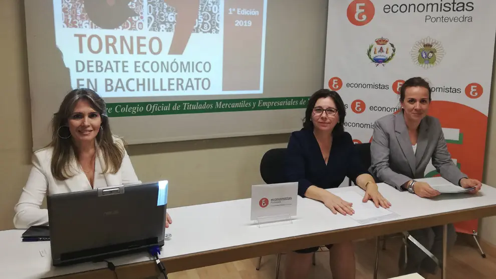 Presentaci&oacute;n del Torneo de Debate en el Colegio de Economistas de Pontevedra.