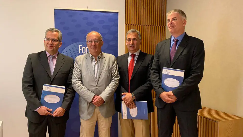 Los integrantes del Foro Econ&oacute;mico Patricio S&aacute;nchez, Fernando Gonz&aacute;lez Laxe, Jos&eacute; Armesto y Santiago Lago.