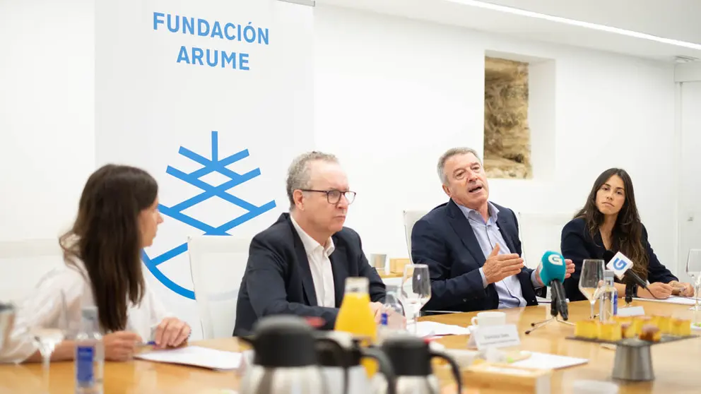 A Fundaci&oacute;n Arume presentouse nun acto representantes da Administraci&oacute;n, sociedade
civil e comunidade acad&eacute;mica nun acto celebrado no Centro de Formaci&oacute;n e
Experimentaci&oacute;n Agroforestal de Sergude.