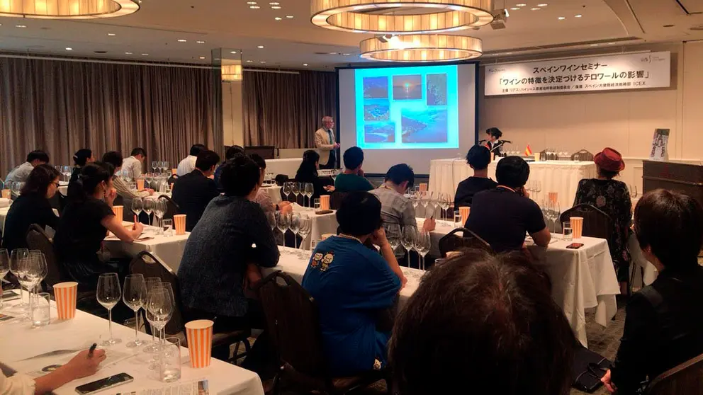 M&aacute;s de 200 prescriptores asistieron a la jornada promocional de R&iacute;as Baixas en Kanazawa.