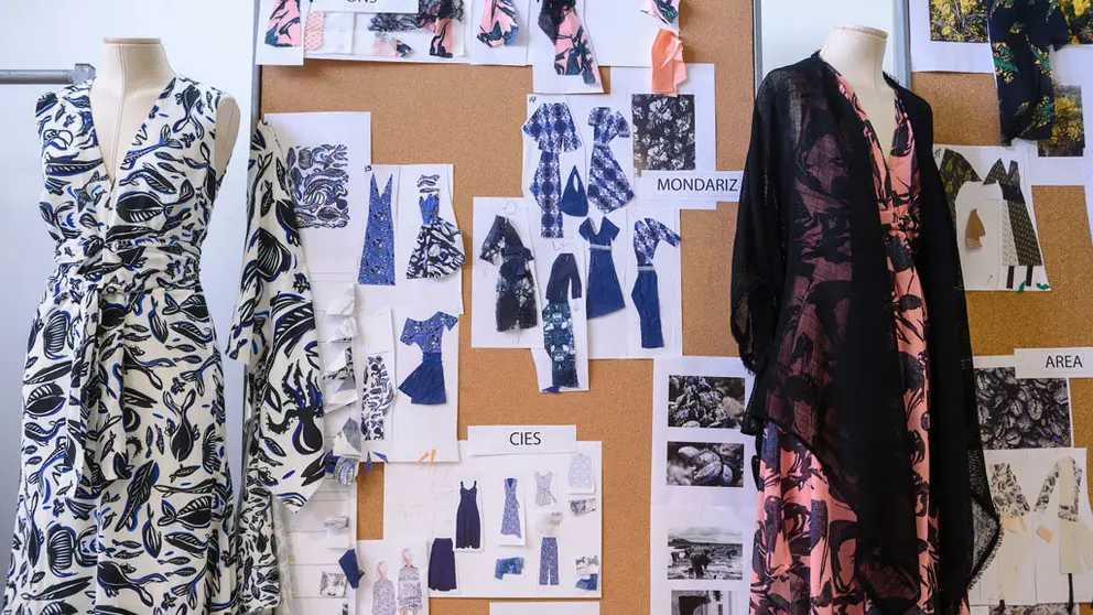 La coleccion Galicia est&aacute; inspirada en 18 motivos gallegos./MIGUEL RIOPA.