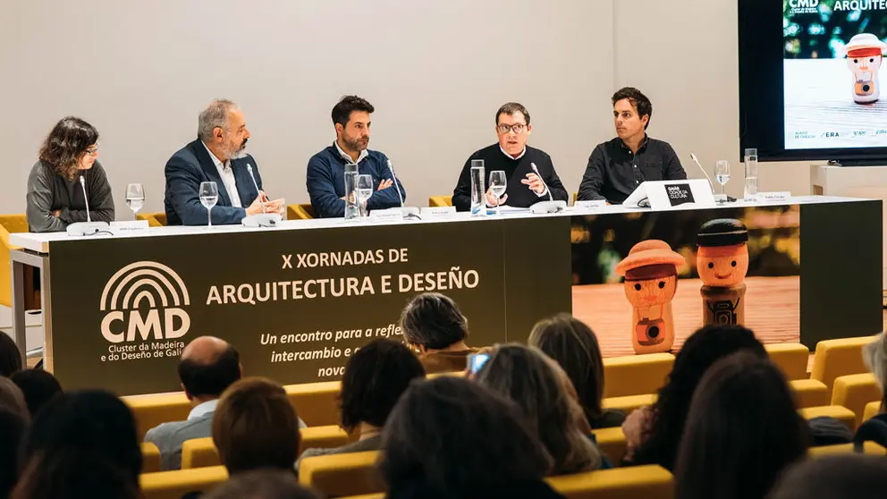 Mesa redonda durante las X Jornadas de Arquitectura y Dise&ntilde;o, celebradas en la Cidade da Cultura.