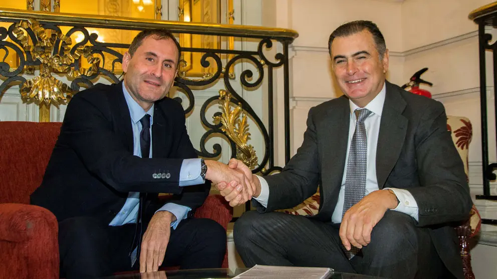 Alejandro Aznar, presidente del Cl&uacute;ster y Javier Arnau, director de Navalia.
