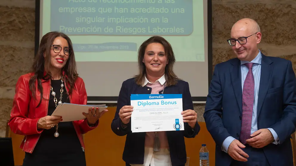 Beatriz Fern&aacute;ndez, responsable de prevenci&oacute;n de riesgos laborales de Civis Global, recogi&oacute; el reconocimiento de Ibermutua.