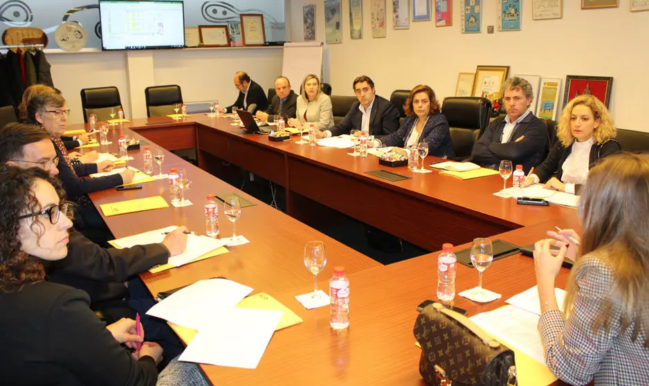 Representantes de una 15 de instituciones participaron en la reuni&oacute;n del comit&eacute; asesor de Xantar 2020.