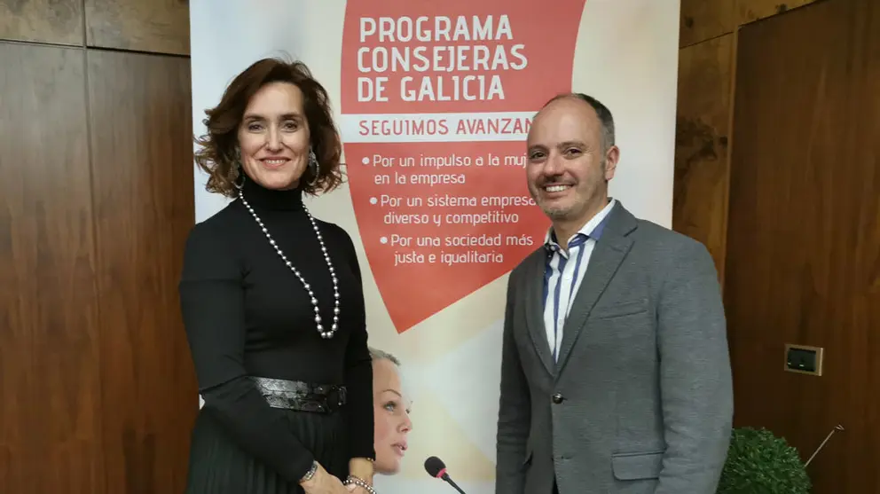 La consejera Laura Gonz&aacute;lez-Molero y el delegado de la Zona Franca, David Regades.