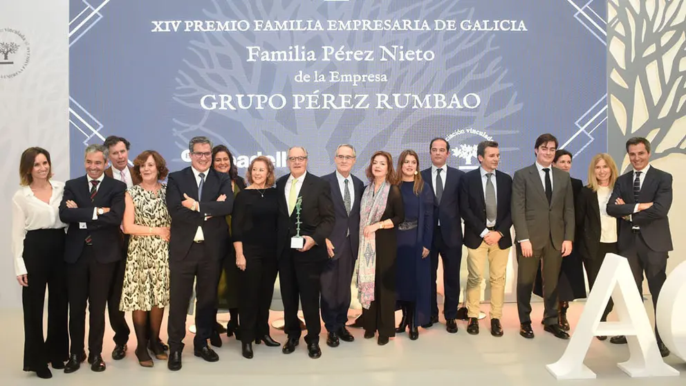 Entrega del premio de la AGEF a la familia P&eacute;rez Nieto, fundadora de la empresa P&eacute;rez Rumbao.