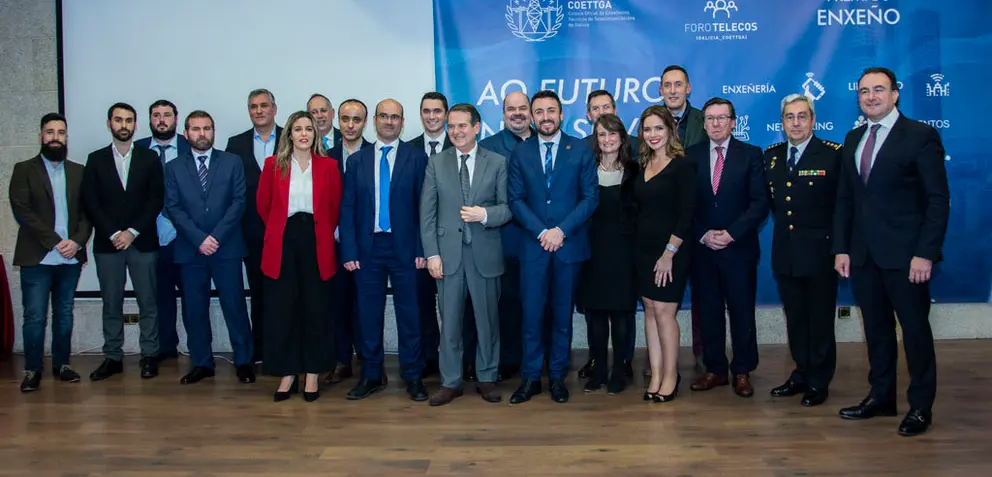 Miembros del COETTGA y autoridades en el I Forotelecos Galicia.
