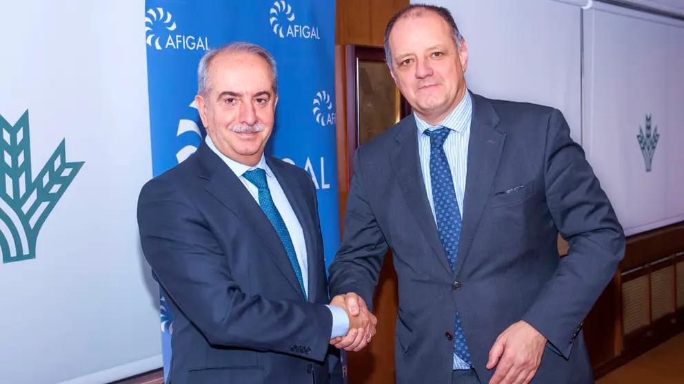 Antonio Couceiro, presidente de Afigal, y Manuel Varela, presidente de Caixa Rural Galega.