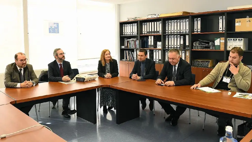 El investigador del CiTIUS David E. Losada (tercero por la derecha), coordinar&aacute; el nuevo proyecto ELBA./S.ALVITE.