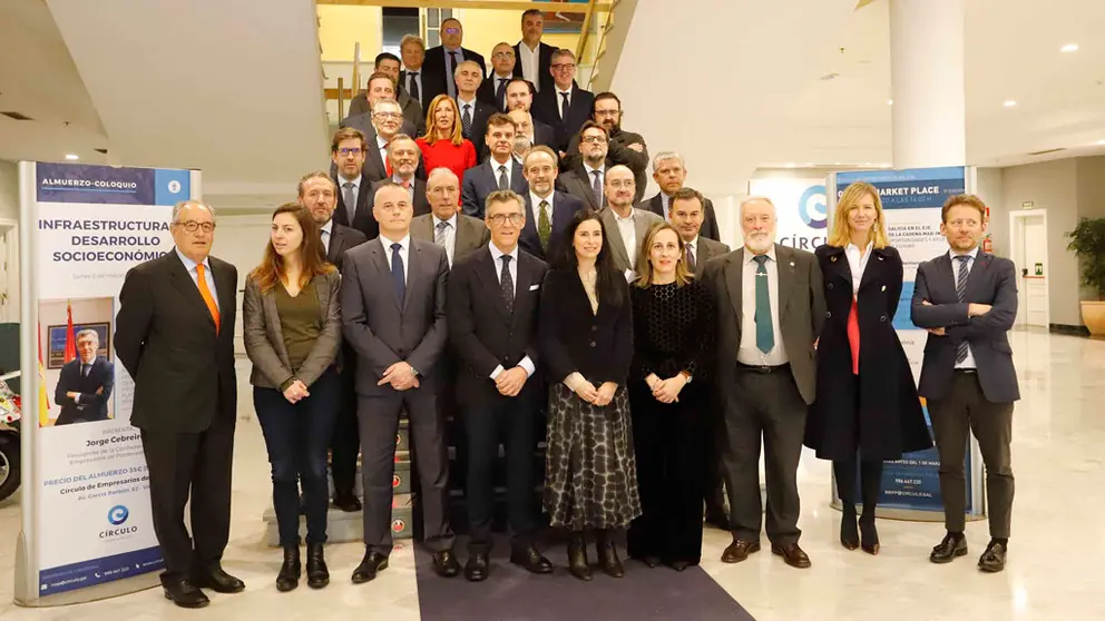 Asistentes al almuerzo coloquio organizado por el C&iacute;rculo de Empresarios de Galicia con el presidente de la Plataforma Atl&aacute;ntico Noroeste