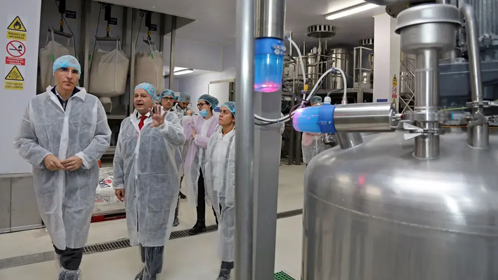 Francisco Conde en la f&aacute;brica de Congalsa en A Pobra.
