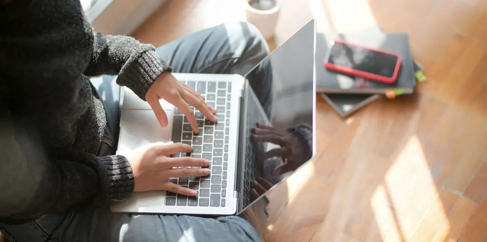Seg&uacute;n R, es la demanda de servicios de v&iacute;deo, los que elevan la demanda bongkarn thanyakij en Pexels