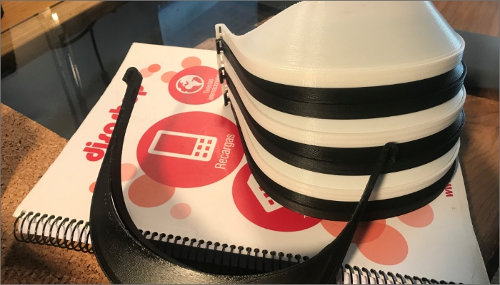 Disashop colabora en la fabricaci&oacute;n de protectores utilizando impresoras 3D.