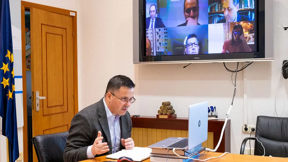 El conselleiro de Medio Rural, Jos&eacute; Gonz&aacute;lez, en videoconferencia con los representantes de las D.O./X.CRESPO.