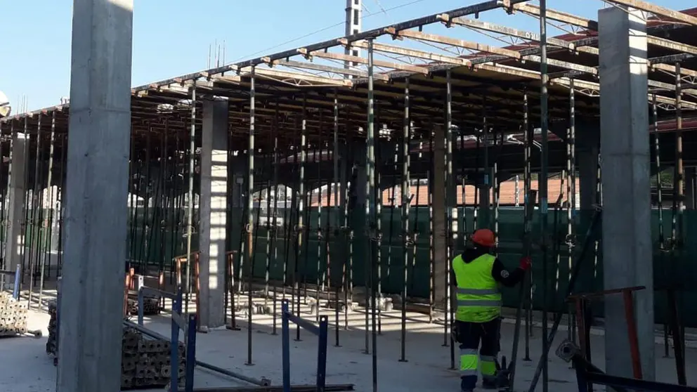 Administraci&oacute;ns aut&oacute;nomica e provinciais, autoridades portuarias ou universidades retomaron as s&uacute;as obras.