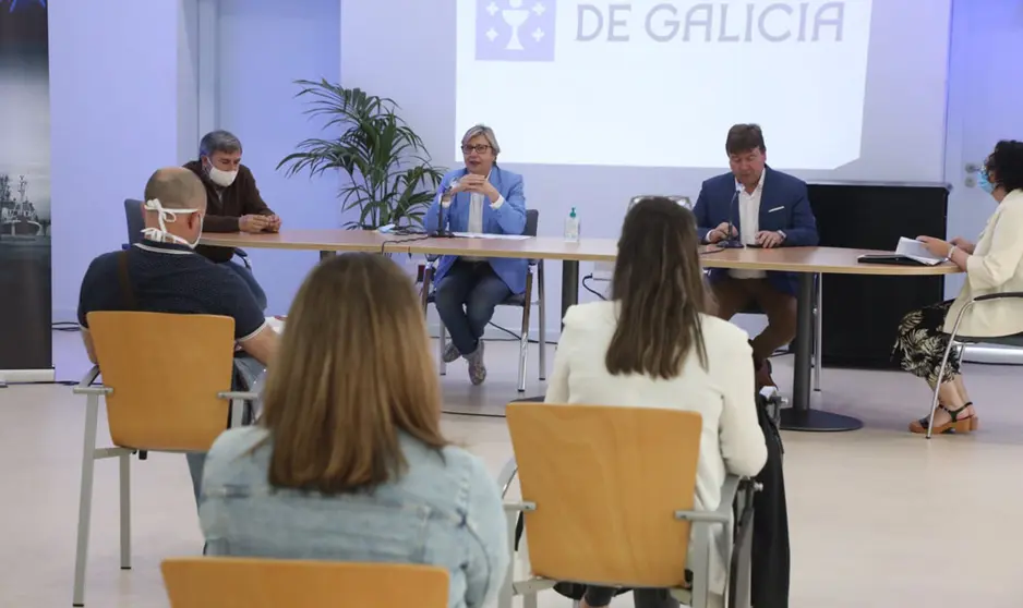 La conselleira Rosa Quintana present&oacute; el plan Avantemar en Ribeira, cuya lonja es la principal de pesca de bajura de Galicia.