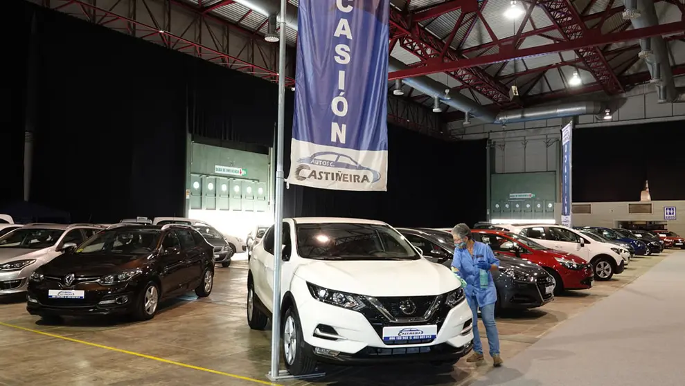 Los expositores ya han preparado los veh&iacute;culos para la apertura del Sal&oacute;n Motor OKasi&oacute;n.
