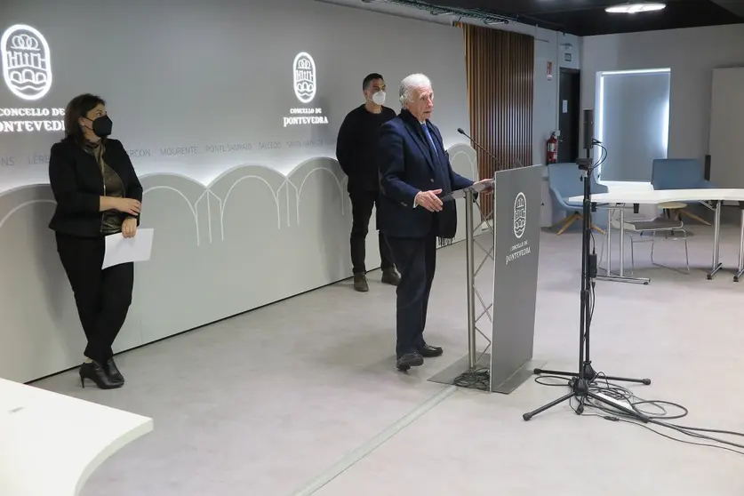 El presidente del Grupo Alvari&ntilde;o, al que pertenece Demesix, en la presentaci&oacute;n del proyecto de plataforma de transporte a demanda.