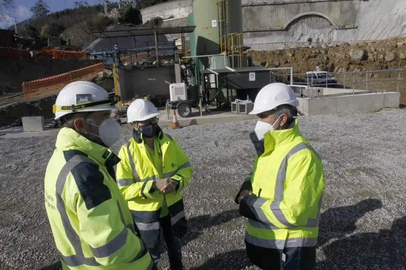 La conselleira do Mar visit&oacute; las obras de conexi&oacute;n ferroviaria del puerto exterior de Ferrol junto al presidente de la Autoridad Portuaria.