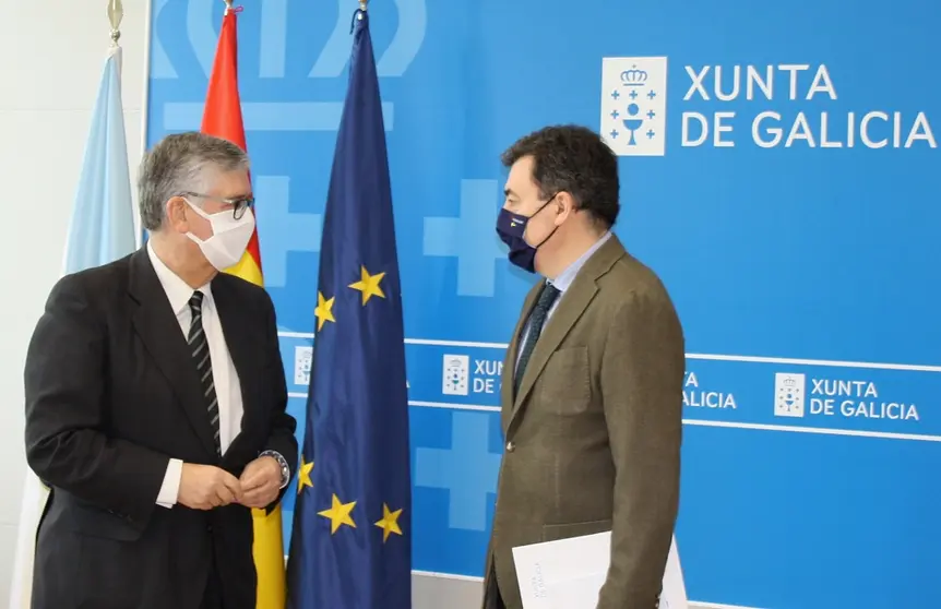 El presidente de la CEG, Juan Manuel Vieites, y el conselleiro de Cultura, Educaci&oacute;n e Universidade, Rom&aacute;n Rodr&iacute;guez.