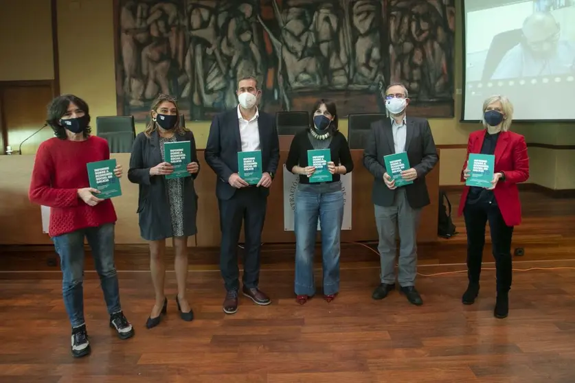 Participantes na presentaci&oacute;n do  Informe sobre a Econom&iacute;a Social en Galicia 2019, presentado este venres na Facultade de Ciencias Econ&oacute;micas e Empresariais da USC.