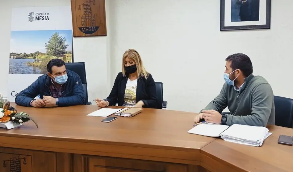 El alcalde de Mes&iacute;a, con la gerente y el director t&eacute;cnico de Suelo Empresarial del Atl&aacute;ntico.