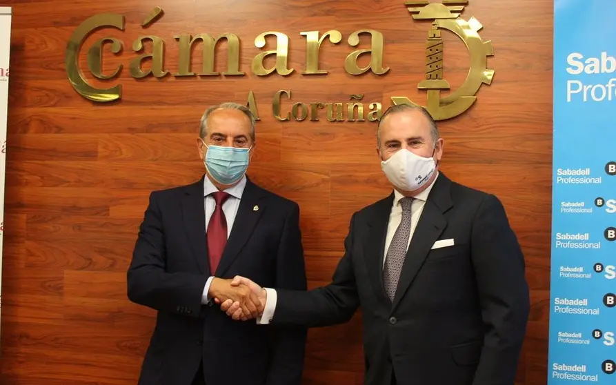 Antonio Couceiro, presidente de la C&aacute;mara de Comercio de A Coru&ntilde;a y Pablo Junceda, director general de Sabadell Gallego.