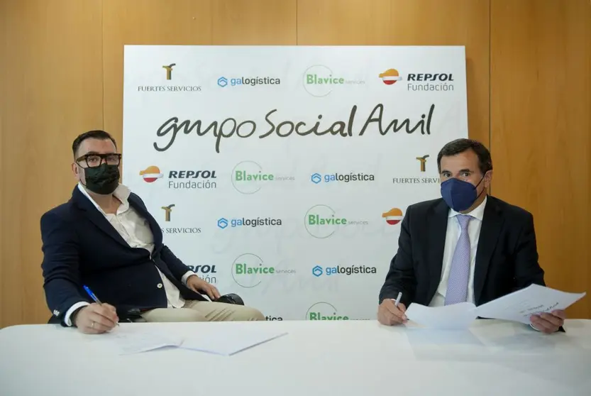 El presidente del Grupo Social Amil, Alberto Amil, y el vicepresidente de Fundaci&oacute;n Repsol, Ant&oacute;nio Cal&ccedil;ada.