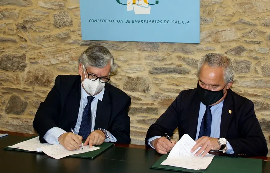 presidente de la Confederaci&oacute;n de Empresarios de Galicia (CEG), Juan Manuel Vieites, y el director general de sostenibilidad del Grupo Adecco, Francisco Mesonero Fern&aacute;ndez de C&oacute;rdoba.
