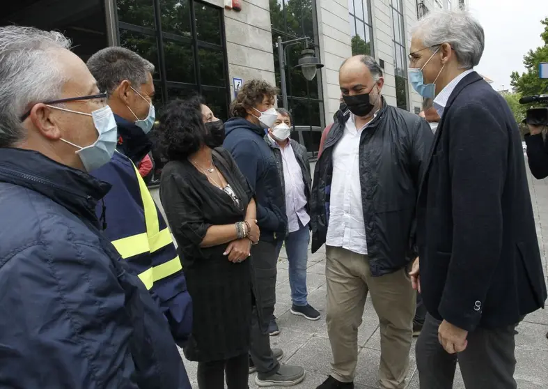 Francisco Conde mantuvo en Ferrol una reuni&oacute;n con el comit&eacute; de empresa de Navantia./K.DELGADO.