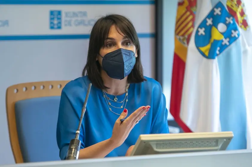 La conselleira Mar&iacute;a Jes&uacute;s Lorenzana expuso en rueda de prensa el motivo de sus misivas al Gobierno central en relaci&oacute;n al tercer plan de rescate.