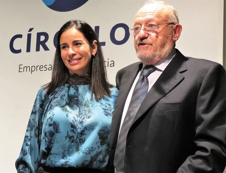 Patricia Garcia y Manuel Rodr&iacute;guez, presidenta saliente y nuevo presidente del C&iacute;rculo de Empresarios de Galicia.