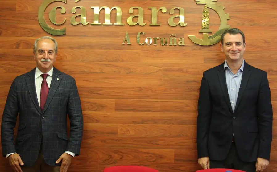 Antonio Couceiro, presidente de la C&aacute;mara de A Coru&ntilde;a, y Tom&aacute;s Font, de Wolters Kluwer.