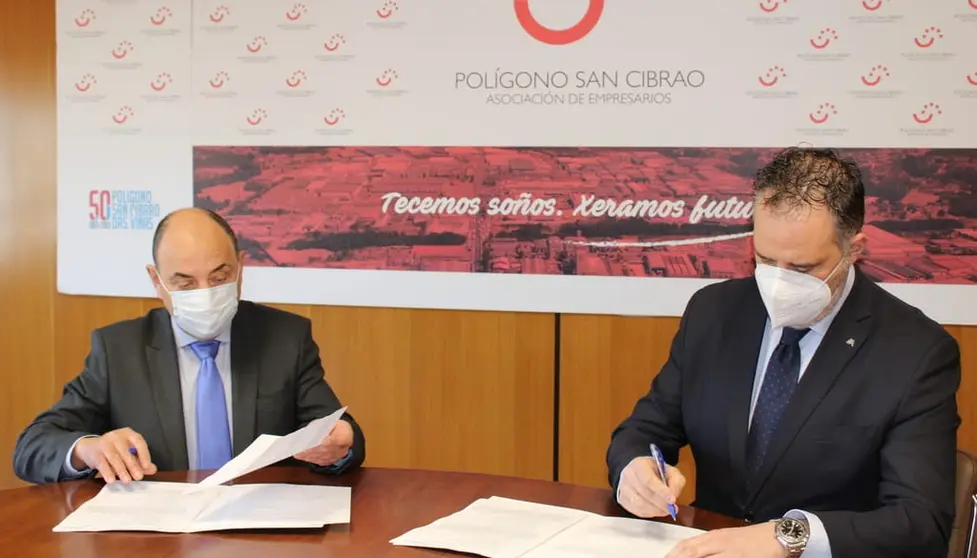 El presidente de los empresarios de San Cibrao, Jos&eacute; Antonio Rodr&iacute;guez, y el director territorial de ABanca en Ourense, Rub&eacute;n Saavedra.